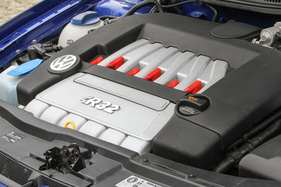VW Golf IV R32 (2003) - derselbe Motor fand sich in ähnlicher Auslegung auch im Beetle RSi wieder