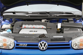 VW Golf IV R32 (2003) - schönes Motordesign