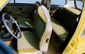 VW Golf LS (1974) - Zugang zum Fond-Abteil VW Golf LS (1974) - Zugang zum Fond-Abteil