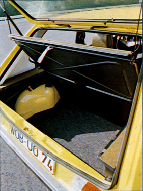 VW Golf LS (1974) - dem Kofferraum wird ein riesiges Schluckvermögen attestiert