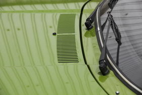 VW Golf LS (1976) - Lüftungschlitze auf der Motorhaube