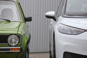 VW Golf LS (1976) - rund 45 Jahre liegen zwischen dem frühen Golf und dem VW ID.3 - da hat sich einiges verändert