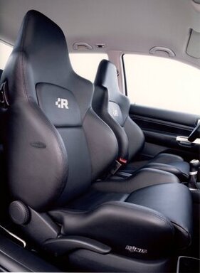 VW Golf R32 (2002) – Sitze