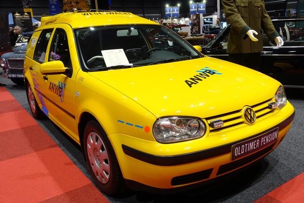 VW Golf Variant (2000) – mit einer Laufleistung die wohl einer elffachen Erdumrundung entspricht für 17'750 Euro – Classic Car Show Maastricht 2025