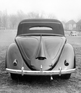 VW Hebmüller Cabriolet (1949) - Heckansicht des geschlossenen Cabriolets