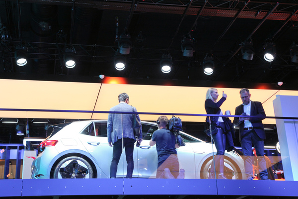 VW ID.3 (2019) - viel Interesse für den neuen Volkswagen - IAA in Frankfurt 2019
