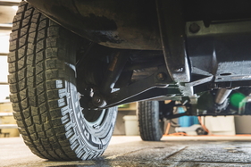 VW Iltis (1980) – Die unteren Querlenker sind für alle vier Ecken dieselben