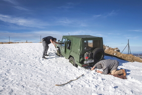 VW Iltis (1980) – Men at Work