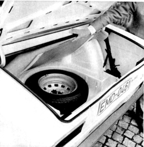 VW K 70 (1970) - 600 Liter Kofferraumvolumen trotz Reserverad im Stauraum