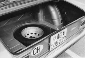 VW K 70 (1971) - Kofferraum und Ersatzrad