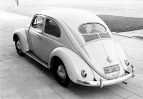 VW Käfer (1954) - das grössere Heckfenster ohne Mittelsteg gab es ab März 1953