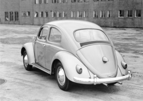 VW Käfer (1958) - zwei Bremsleuchten waren erst ab Oktober 1952 im Angebot