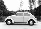 VW Käfer (1960) - bis August 1960 zeigten die Käfer Richtungsänderungen mit Winkern (hinter dem Türpfosten) an