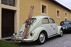 VW Käfer 11 Luxus (1962) - am Start in der Tourenwagenklasse  - Gaisbergrennen 2013 - Wagenabnahme in Schloss Hellbrunn