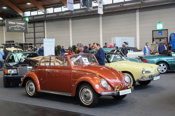 VW Käfer 1200 Cabriolet (1955) - 30 PS und EUR 72'000 teuer - Motorworld Classics Bodensee 2022