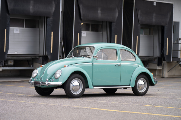 Bild: VW Käfer 1200 De Luxe (1962) - als Lot 56 an der Versteigerung "Klassische Automobile & Motorräder" der Oldtimer Galerie in Toffen am 18. Oktober 2025