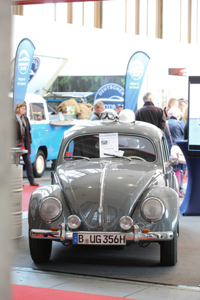 VW Käfer 1200 Export Ovali (1957) - zu verkaufen für EUR 57'000 - Motorworld Classics Berlin 2016 (1957)