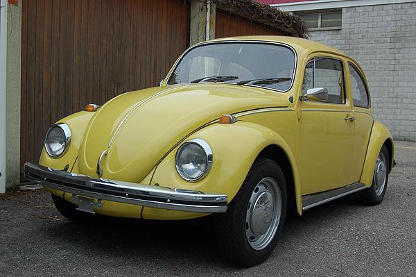 Bild: VW Käfer 1300 (1973) - an der Verkaufsausstellung und Auktion des Vogel Autocenters in Wangen (19. - 21. April 2013)