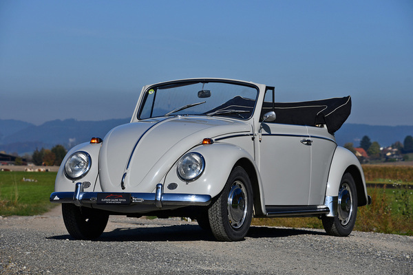 VW Käfer 1300 Cabriolet (1966) - als Lot 103 angeboten an der Versteigerung Oldtimer Galerie Toffen in Gstaad vom 29. Dezember 2021
