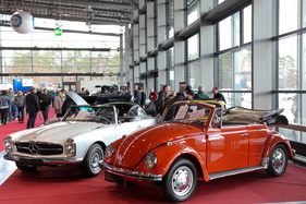 VW Käfer 1300 Cabriolet (1980) - mit schöner Farbgebung, EUR 46'500 (Retro Classics Bavaria 2017 in Nürnberg)