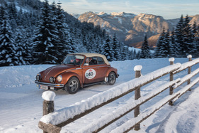 VW Käfer 1303 Cabrio (1972) - an der 25. Planai-Classic 2022 (1972)