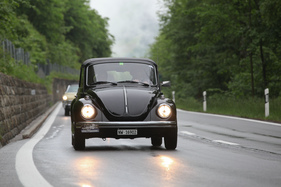 VW Käfer 1303 Cabriolet (1974) - Oldtimer in Obwalden O-iO 2017 - Fahrt von Sarnen nach Brienz (1974)