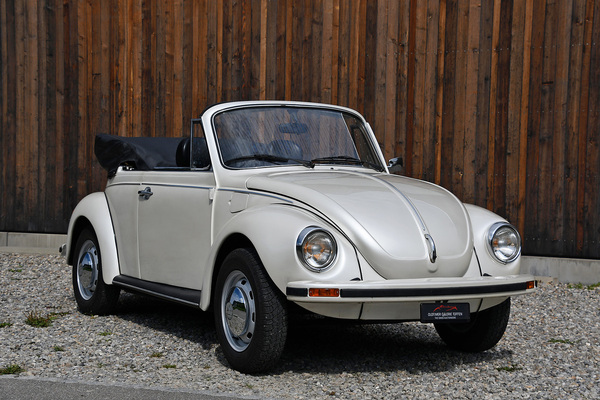 Image: VW Beetle 1303 L Cabriolet (1976) - offered as lot 139 at the Oldtimer Galerie Toffen auction on October 16, 2021