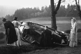 Image for article Stars, nobility and sports cars - as if it were our photo album (book review)