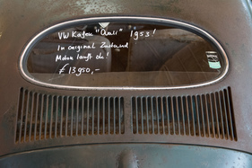 VW Käfer Ovali - Dieser Scheunenfund wurde zu EUR 13950 von Kieft & Klok angeboten - Motorworld Classics Bodensee 2018 (1953)