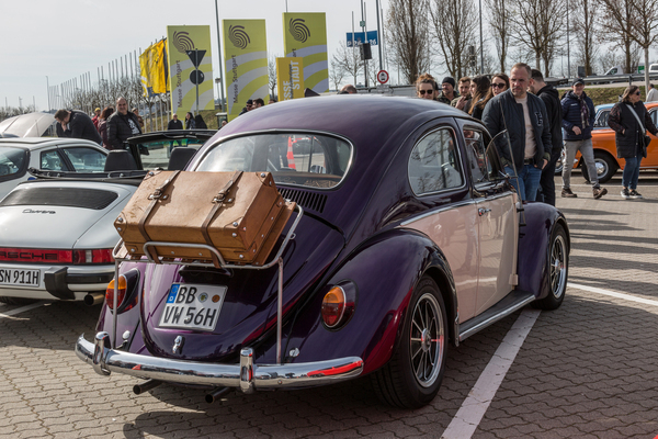 VW Käfer mit Reisegepäck – Retro Saisonauftakt 2025