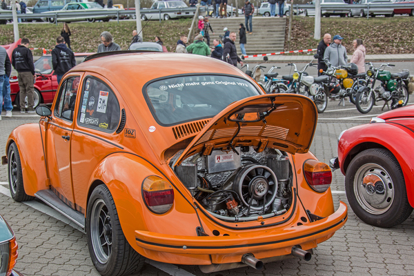 VW Käfer nicht ganz original – Retro Saisonauftakt 2025