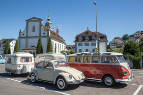 VW Käfer und Bulli mit Wohnmobil-Anhängern - Küssnacht am Rigi 2017 (1960)