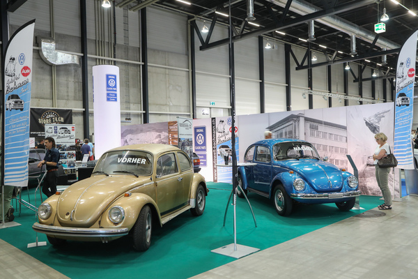 VW Beetle before and after restoration, shown by the Brunner and Bachmann garages, the specialists for Volkswagen and Audi - Swiss Classic World Lucerne 2023