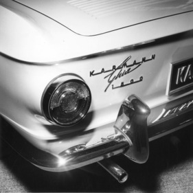 VW Karmann-Ghia 1500 Coupé (1961) - Emblem links hinten am Typ 34