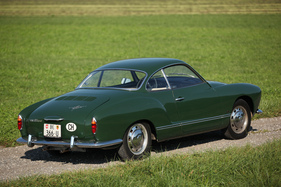 VW Karmann Ghia (1968) - die Form besteht aus einer Serie von Schwüngen
