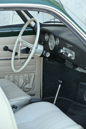 VW Karmann Ghia (1968) - zweckmässiger Innenausbau