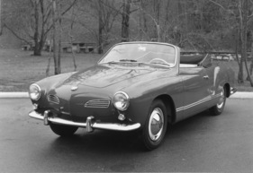 VW Karmann-Ghia Cabriolet (1960) - mit geöffnetem Dach