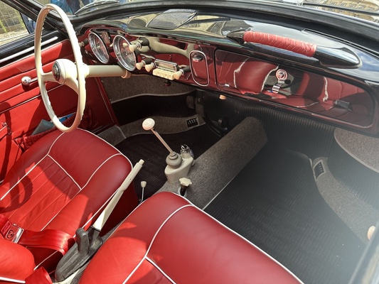 VW Karmann-Ghia Typ 14 (1955) – Interieur des ältesten Fahrzeugs – 70 Jahre VW Karmann-Ghia