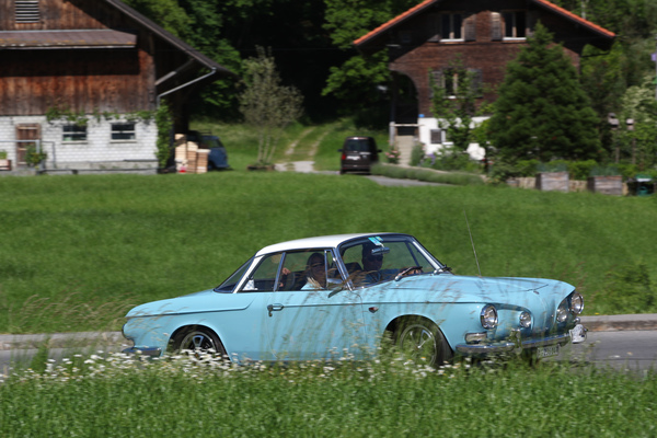 VW Karmann Ghia Typ 34 (1964) - als zweifarbiges Coupé - Oldtimer in Obwalden (O-iO) 2019