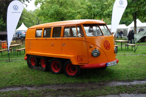 VW Kombi "Raupenfuchs" (1962) – Classic Days Düsseldorf 2023