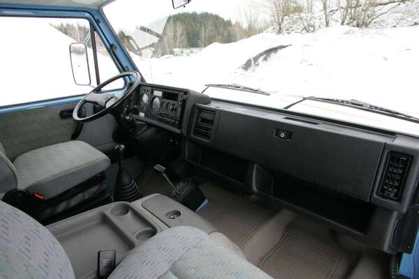 Bild: VW LT (1983) – neues Armaturenbrett