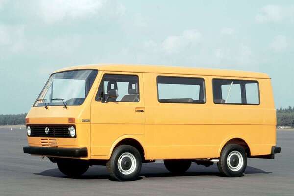 Image: VW LT 28 (1975) - version as a bus with three rows of seats