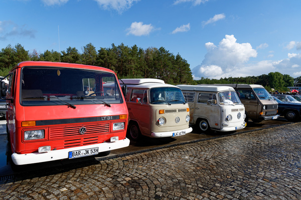 VW LT, T2 und T3 – je älter, desto tiefer – Oldtimer-Show Berlin 2022