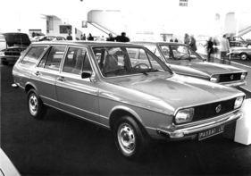 VW Passat LS Variant - angeboten mit 1,3- und 1,5-Liter-Motoren von 60 und 70 PS - am Genfer Automobilsalon 1974
