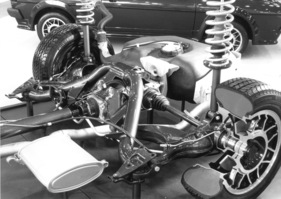 VW Passat Syncro (1985) - früher nur beim Geländewagen üblich, zieht der Alllradantrieb jetzt auch im Personenwagen ein - Genfer Automobilsalon 1985