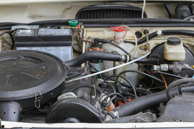 VW Passat Variant L (1974) - Blick unter die Haube