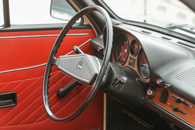 VW Passat Variant L (1974) - Kunststofflenkrad mit dünnem Kranz