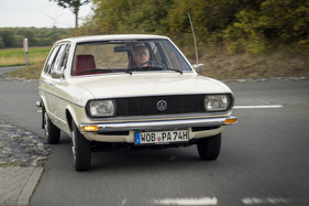 VW Passat Variant L (1974) - da macht Kreiselfahren Spass