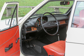 VW Passat Variant L (1974) - wenn schon keine Farbe aussen, dann wenigsten innen