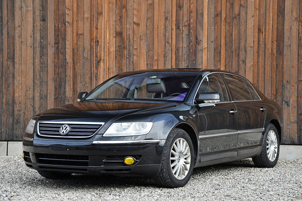 Bild: VW Phaeton 4.2 V8 LWB (2005) - gemeldet als Lot 125 für Versteigerung der Oldtimer Galerie Toffen vom 27. März 2021